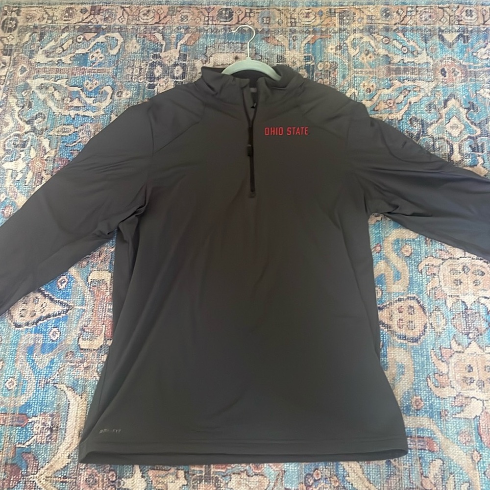 Nike Men’s Dri-Fit 1/2 zip Pullover Size L
